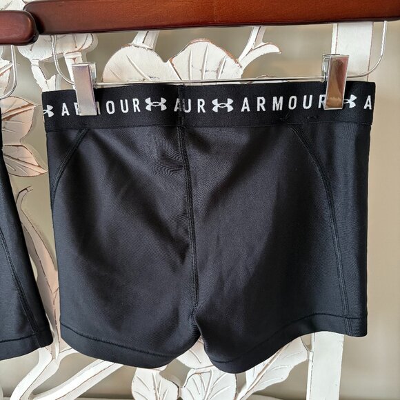 Under Armour Volleyball Shorts - Set of 2 - in Black - Picture 5 of 7